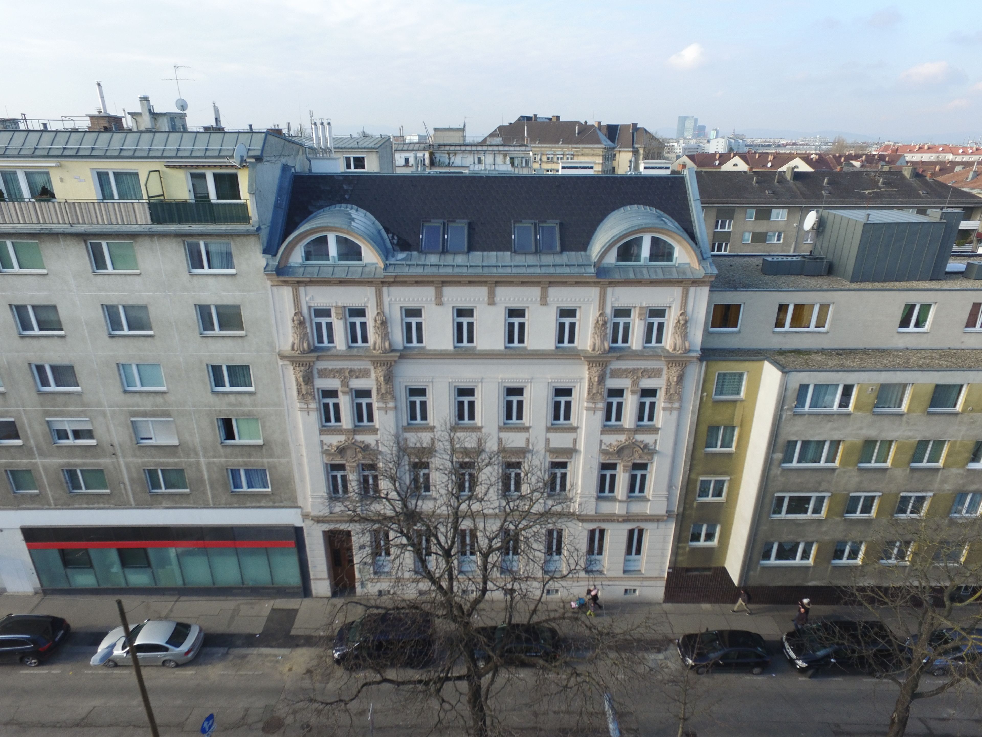 4 Beds & More Apartments