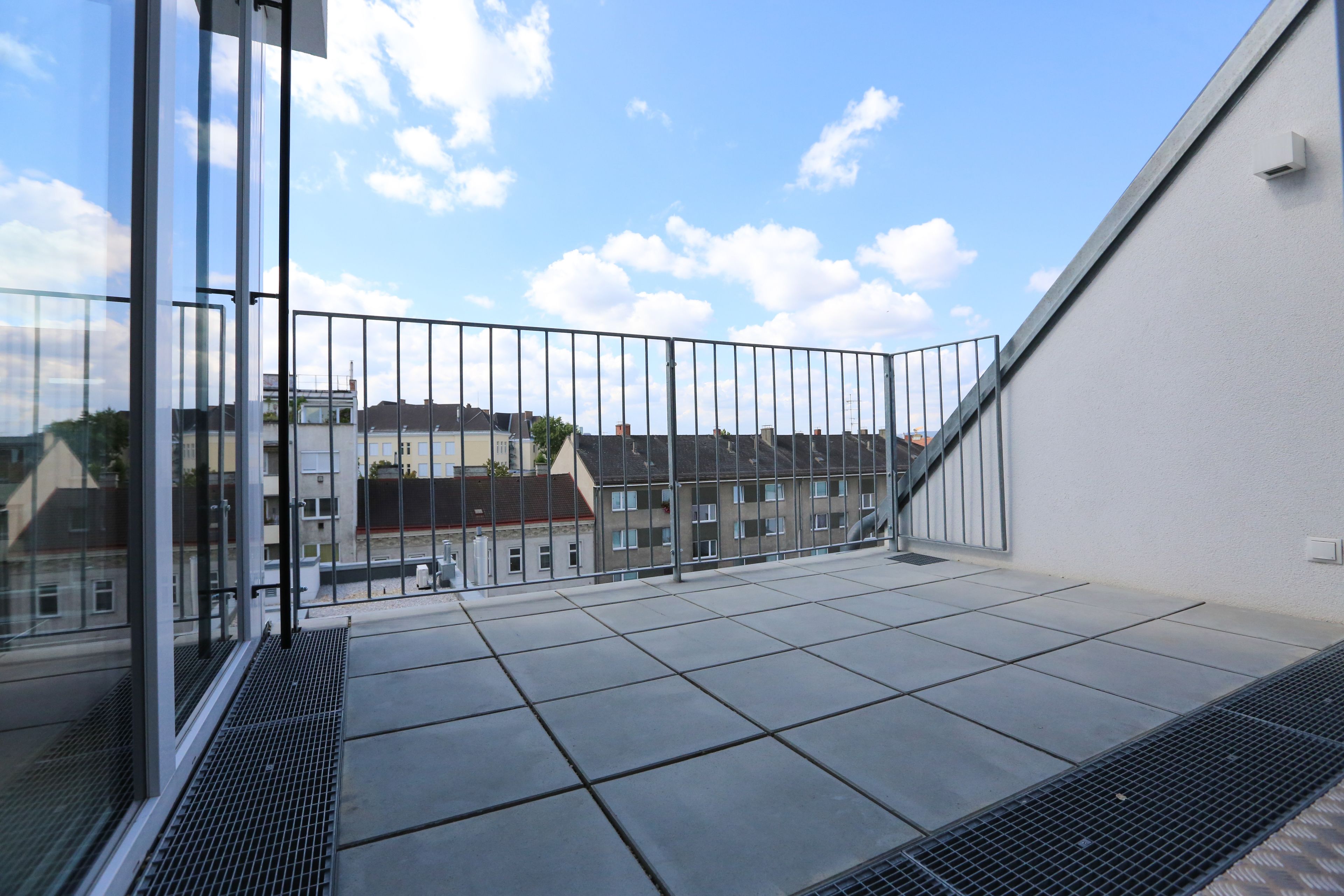 4 Beds & More Apartments