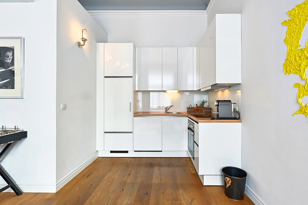 6 Rooms 1070