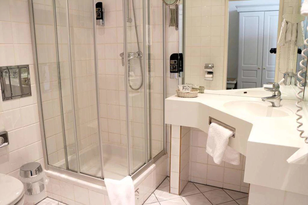 Self-Check-In Hotel Adlon