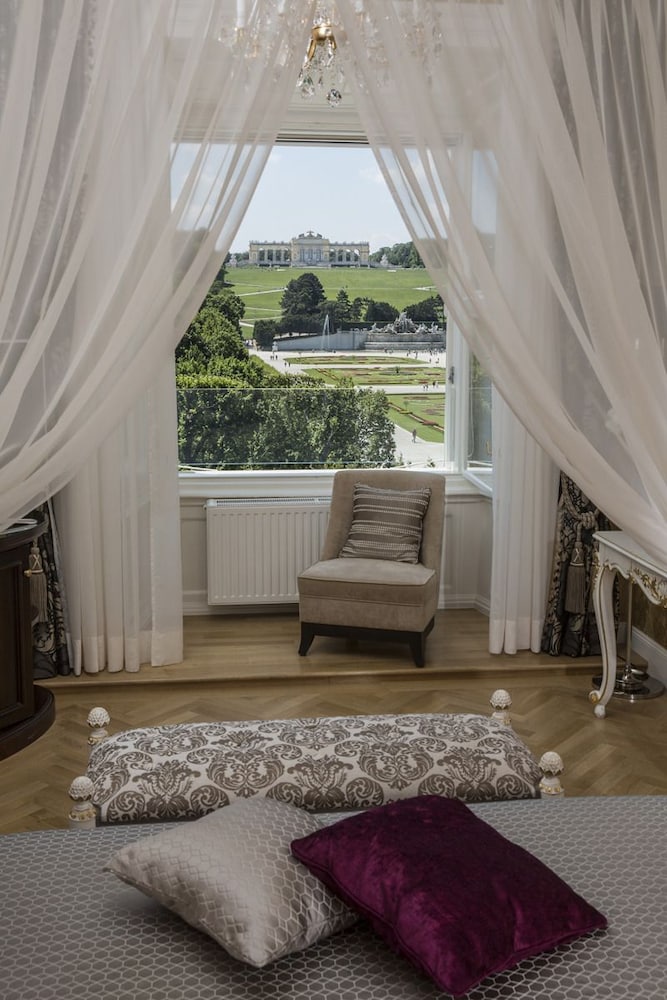 Austria Trend Schloss Schönbrunn Grand Suite