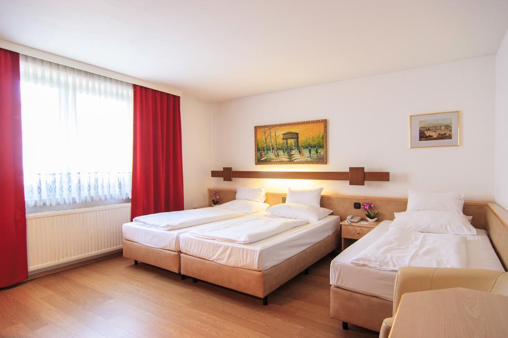 Hotel Bauer