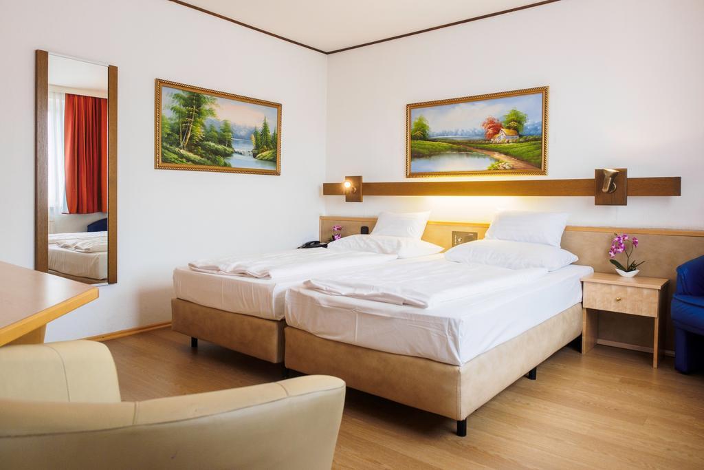 Hotel Bauer
