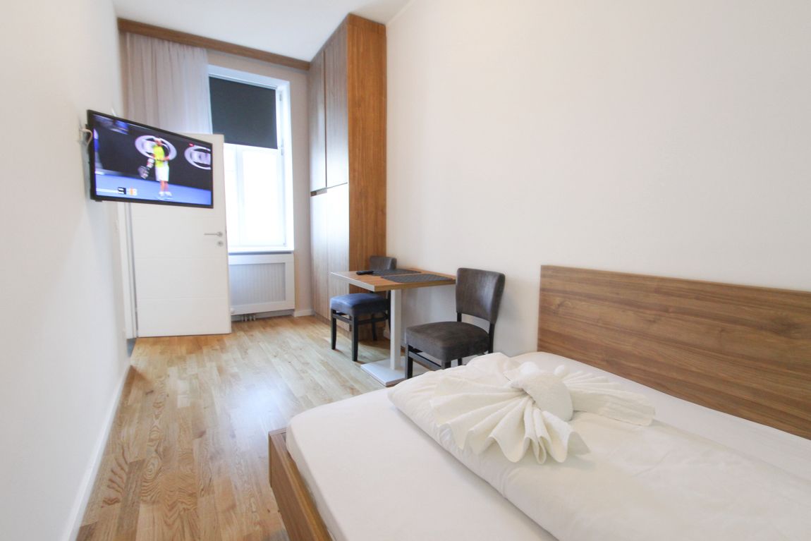 Christiano Apartments