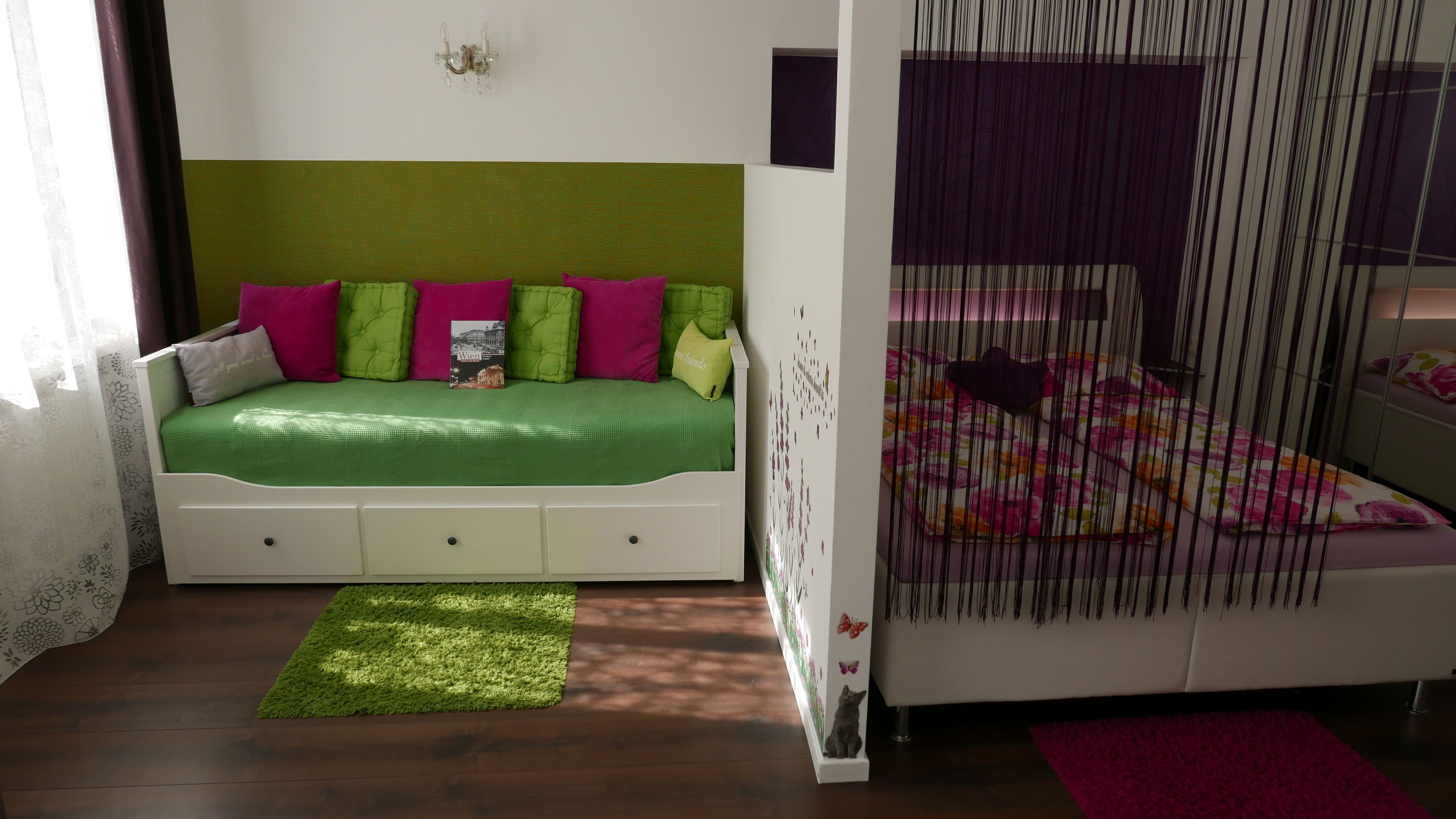 GoVienna Small Modern Apartment