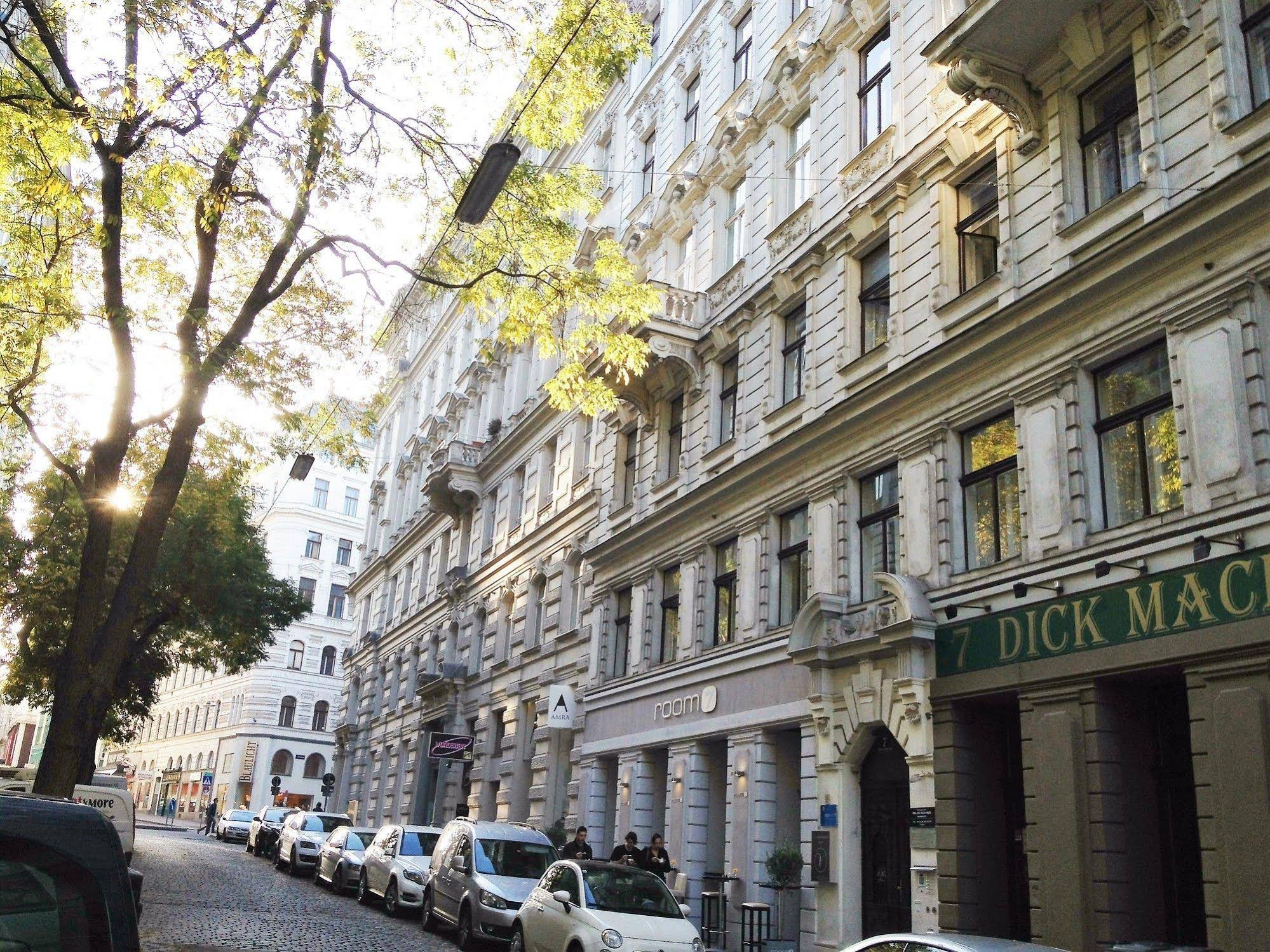 GoVienna Smart Urban City Apartment