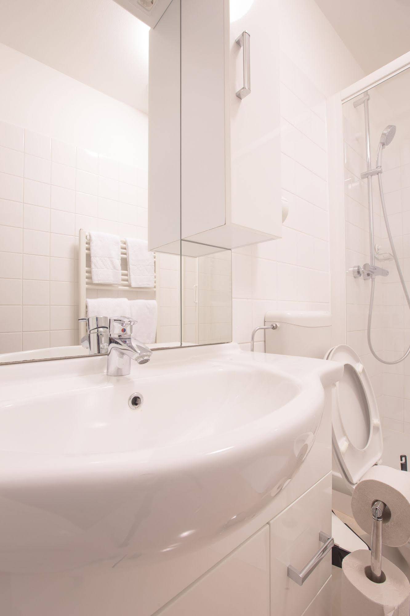 Grand Central Studio Apartments