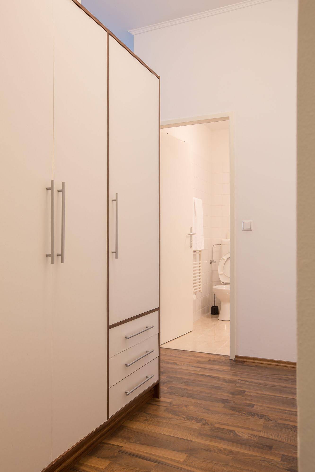 Grand Central Studio Apartments