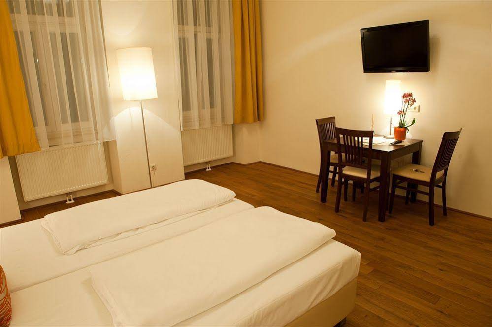 Hahn Apartment