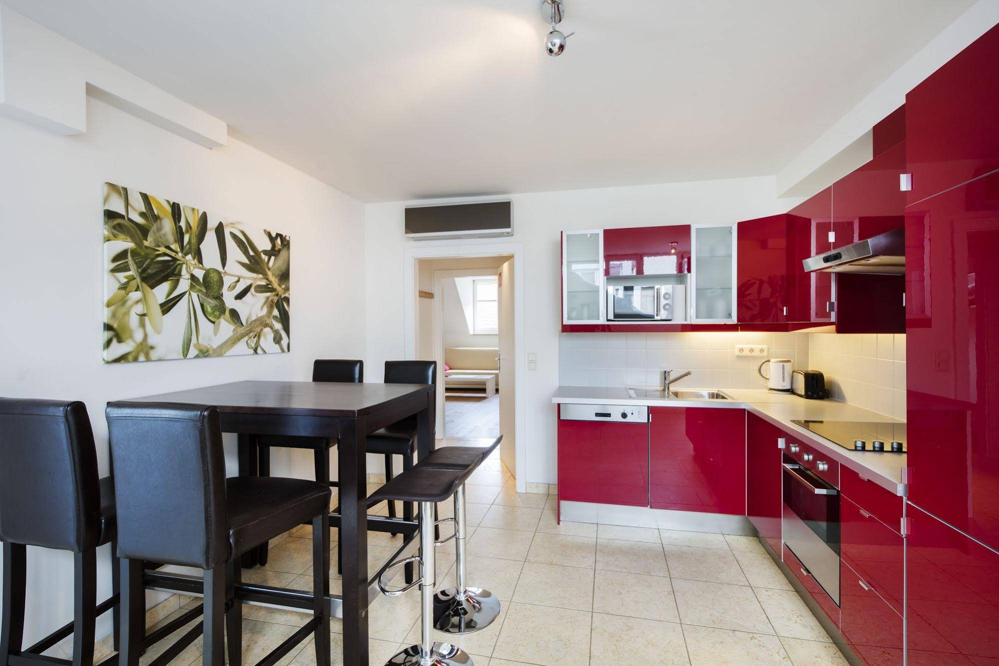Hahn Apartment