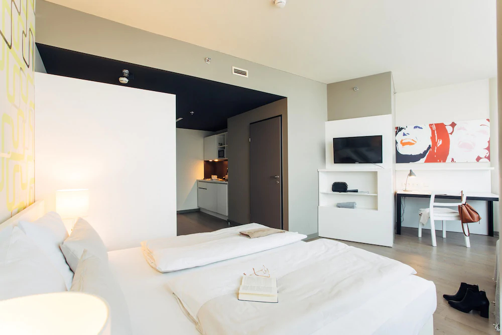 harry’s home Wien Millennium Tower