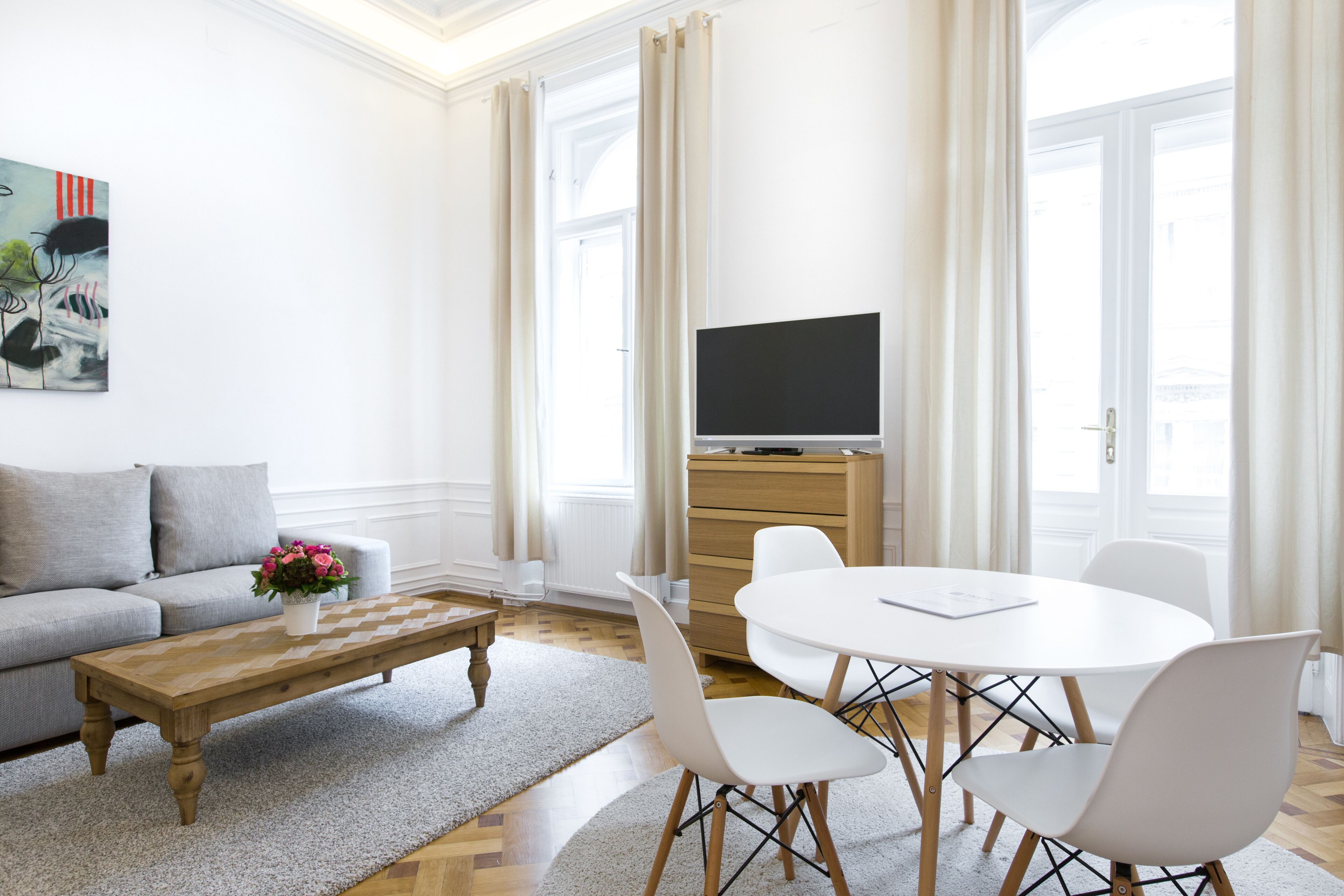 HeyMi Apartments