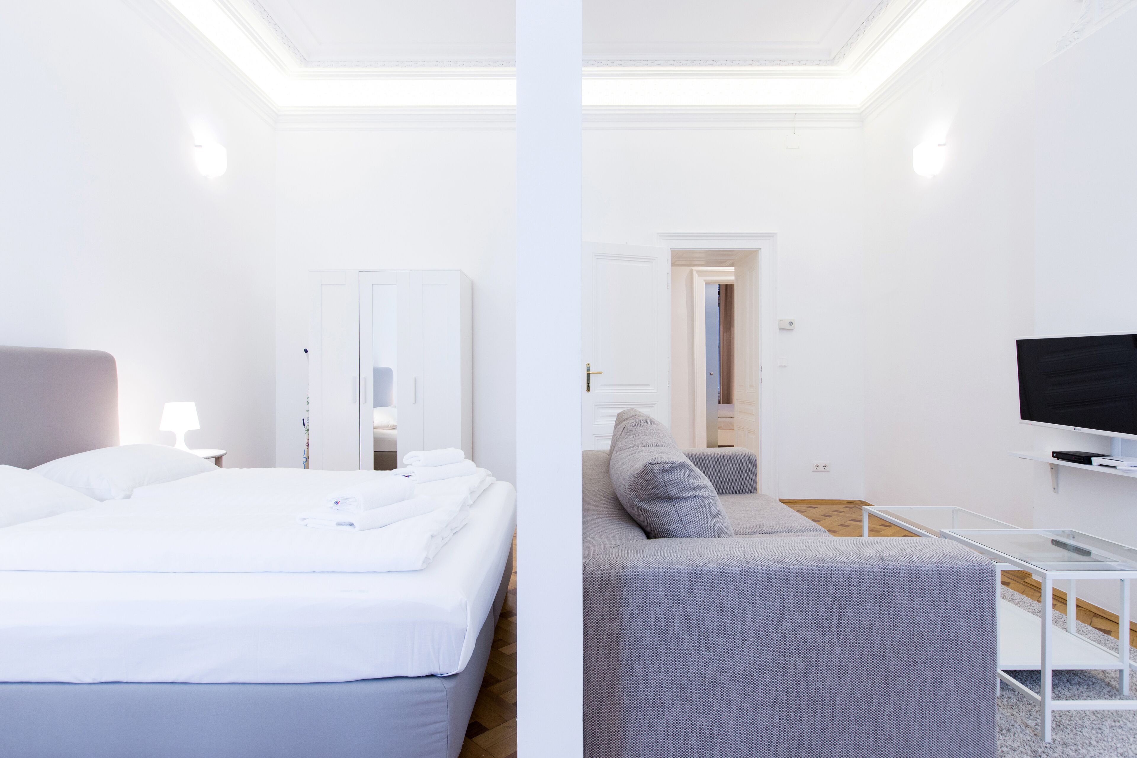 HeyMi Apartments