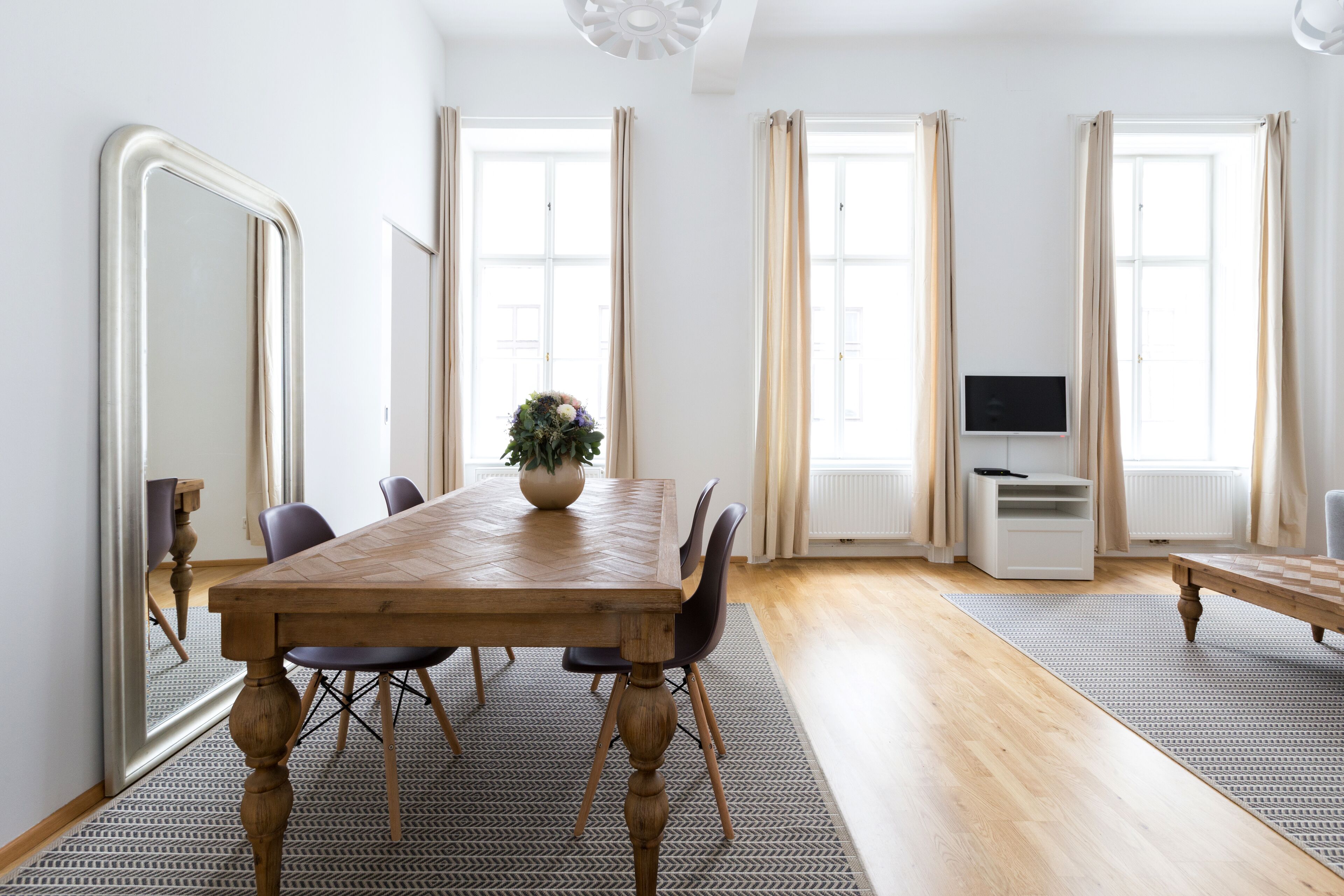 HeyMi Apartments