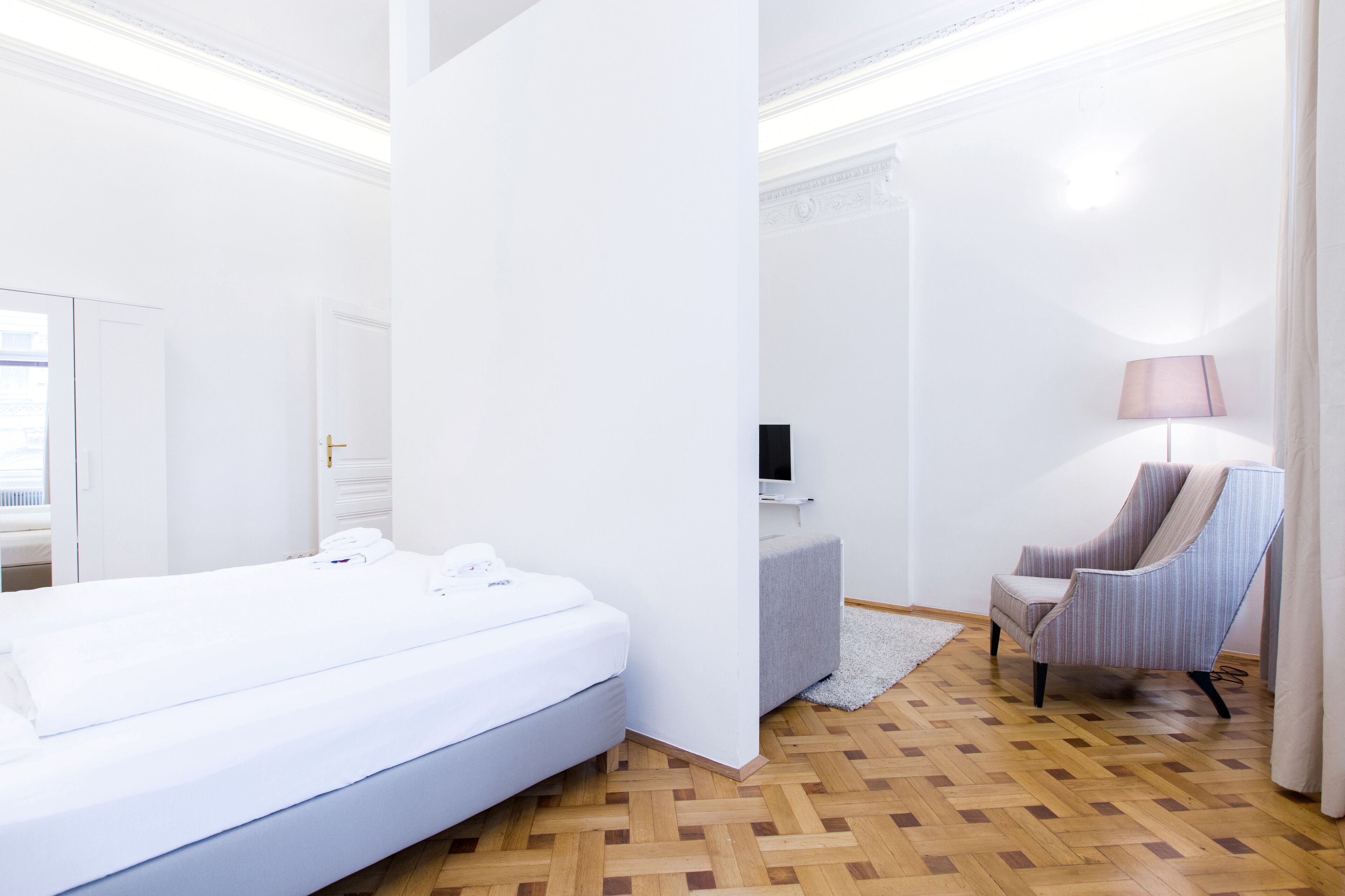 HeyMi Apartments
