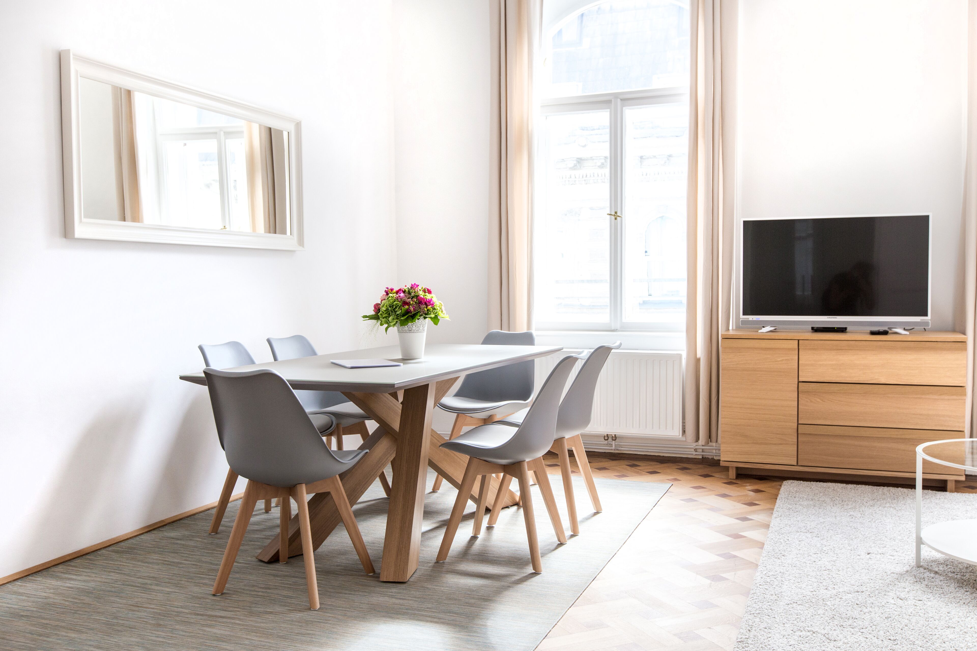 HeyMi Apartments