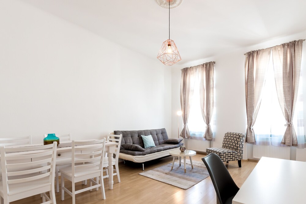 Holiday & Business Apartments Märzstrasse