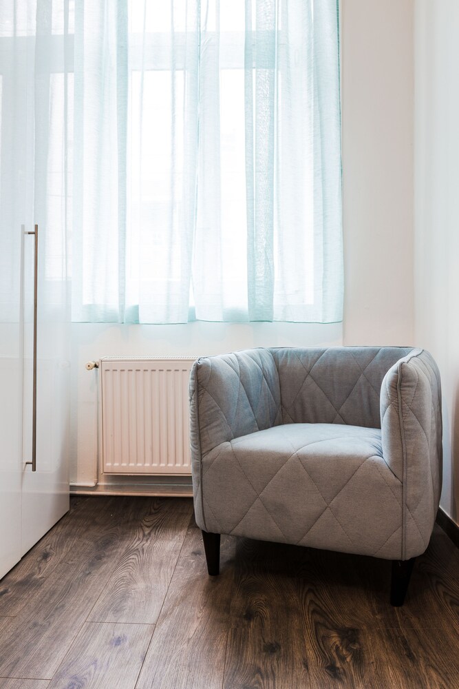 Holiday & Business Apartments Märzstrasse