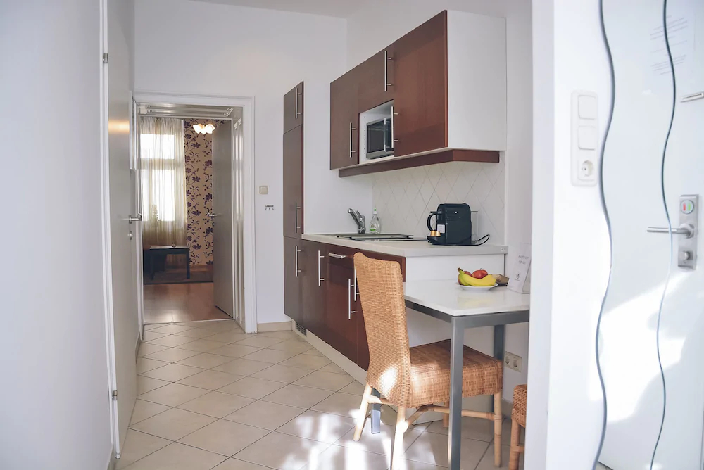 Jl Apartments