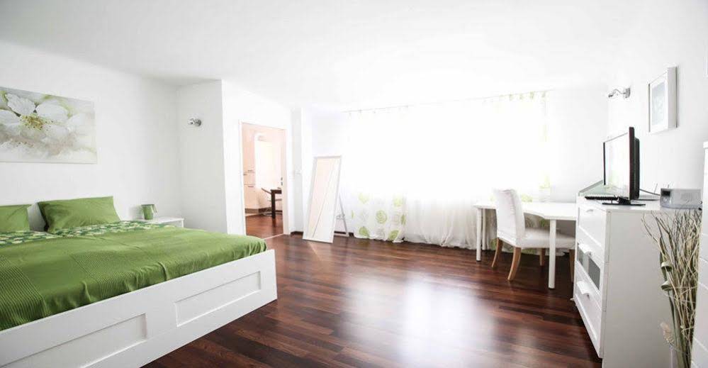 Joe's Apartments - Franz-Josefs Kai 15