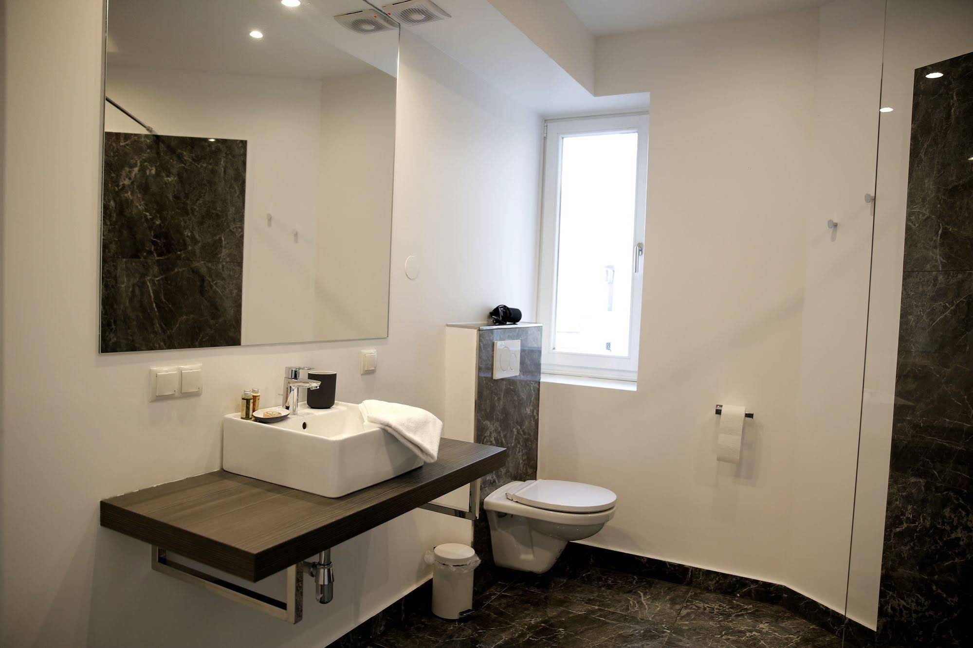 Kimi Apartments