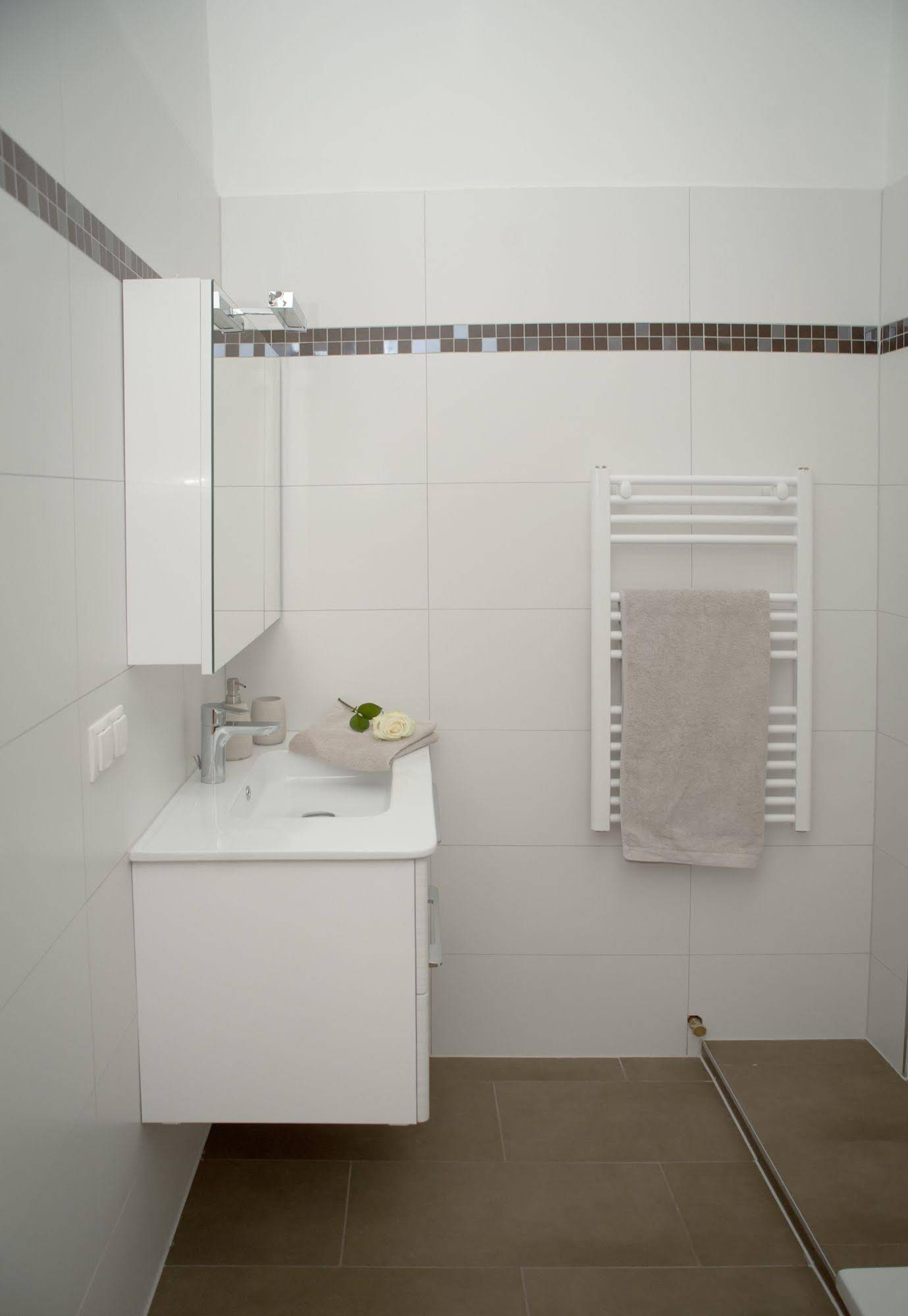 Kimi Apartments