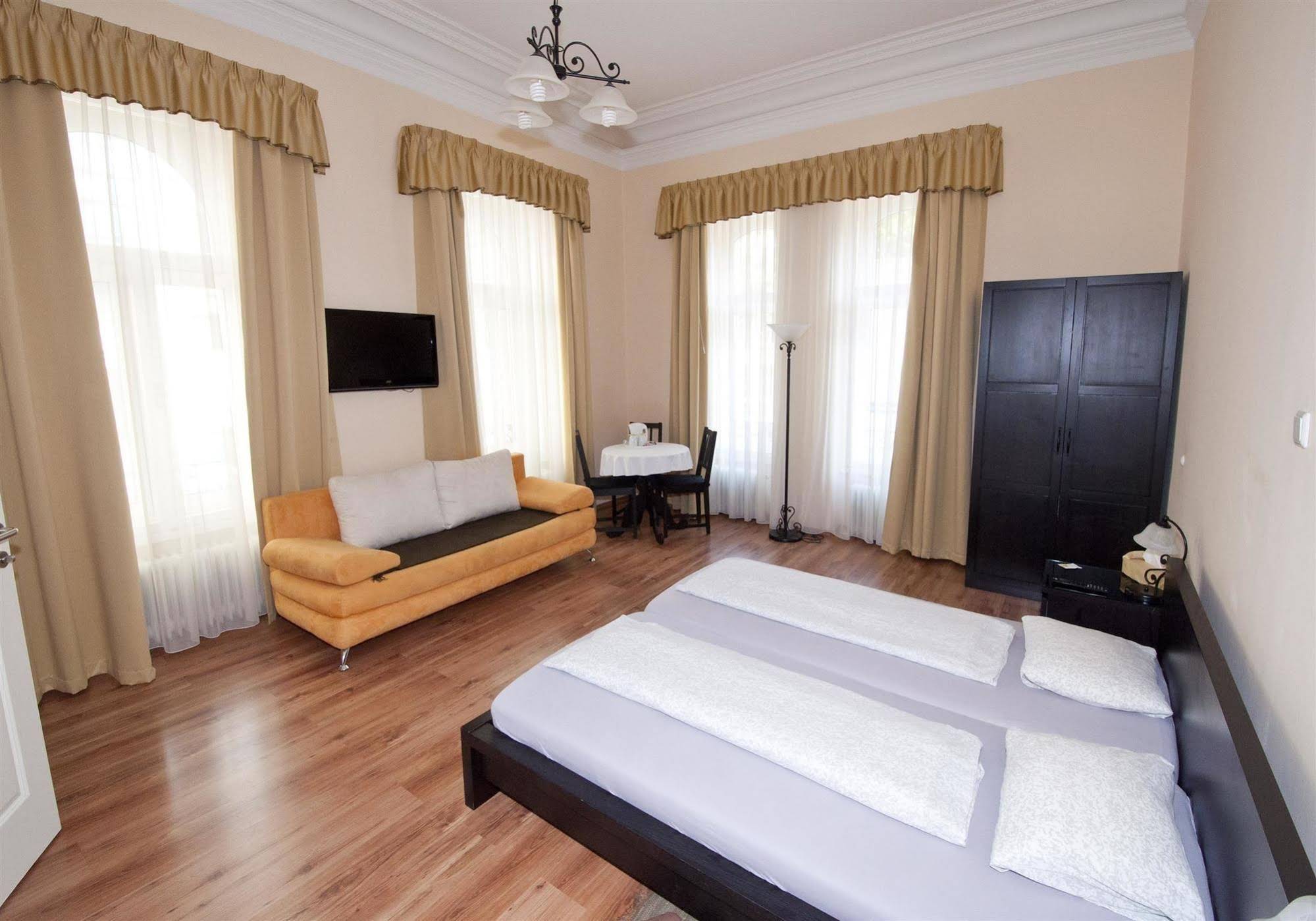 K&T Boardinghouse
