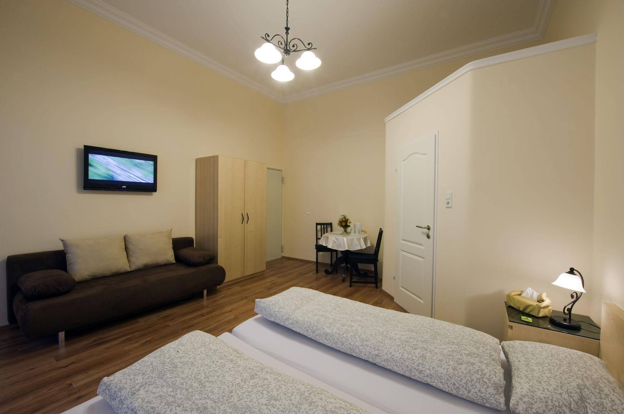 K&T Boardinghouse