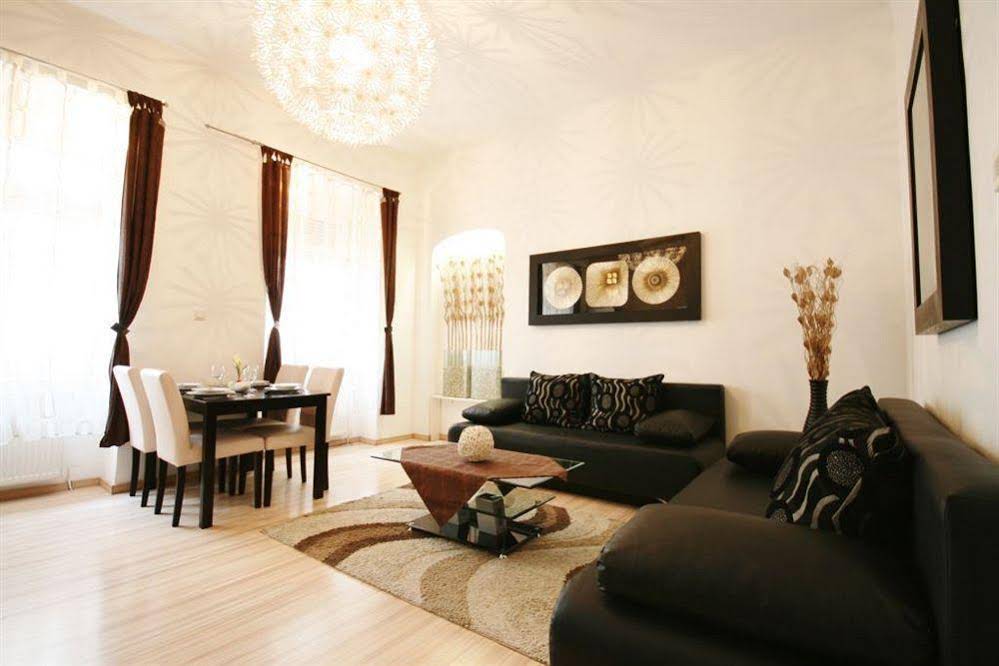 Luxury City Center Apartment