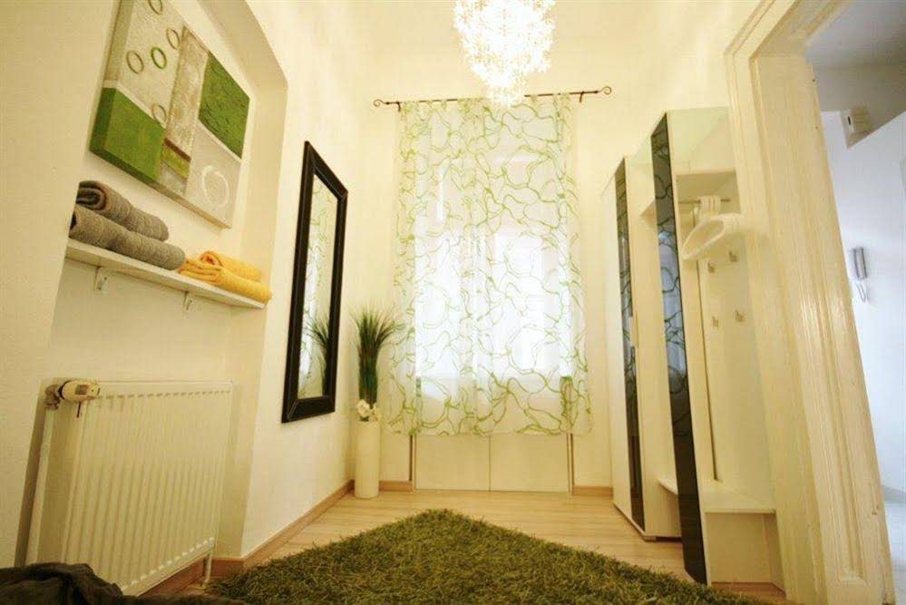 Luxury City Center Apartment