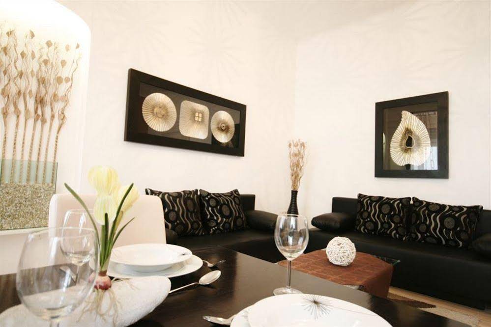Luxury City Center Apartment