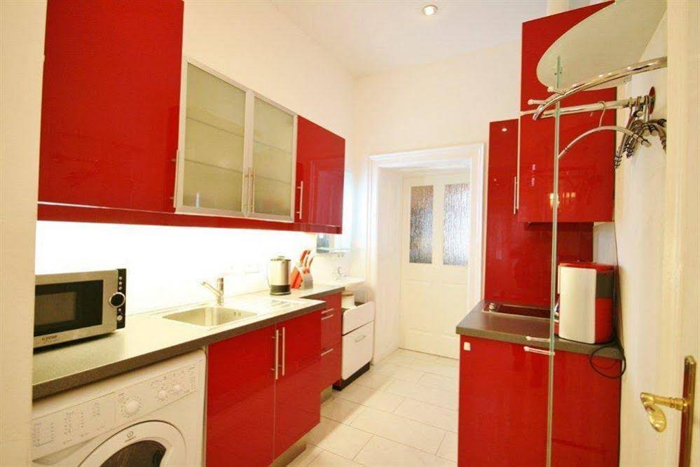 Luxury City Center Apartment