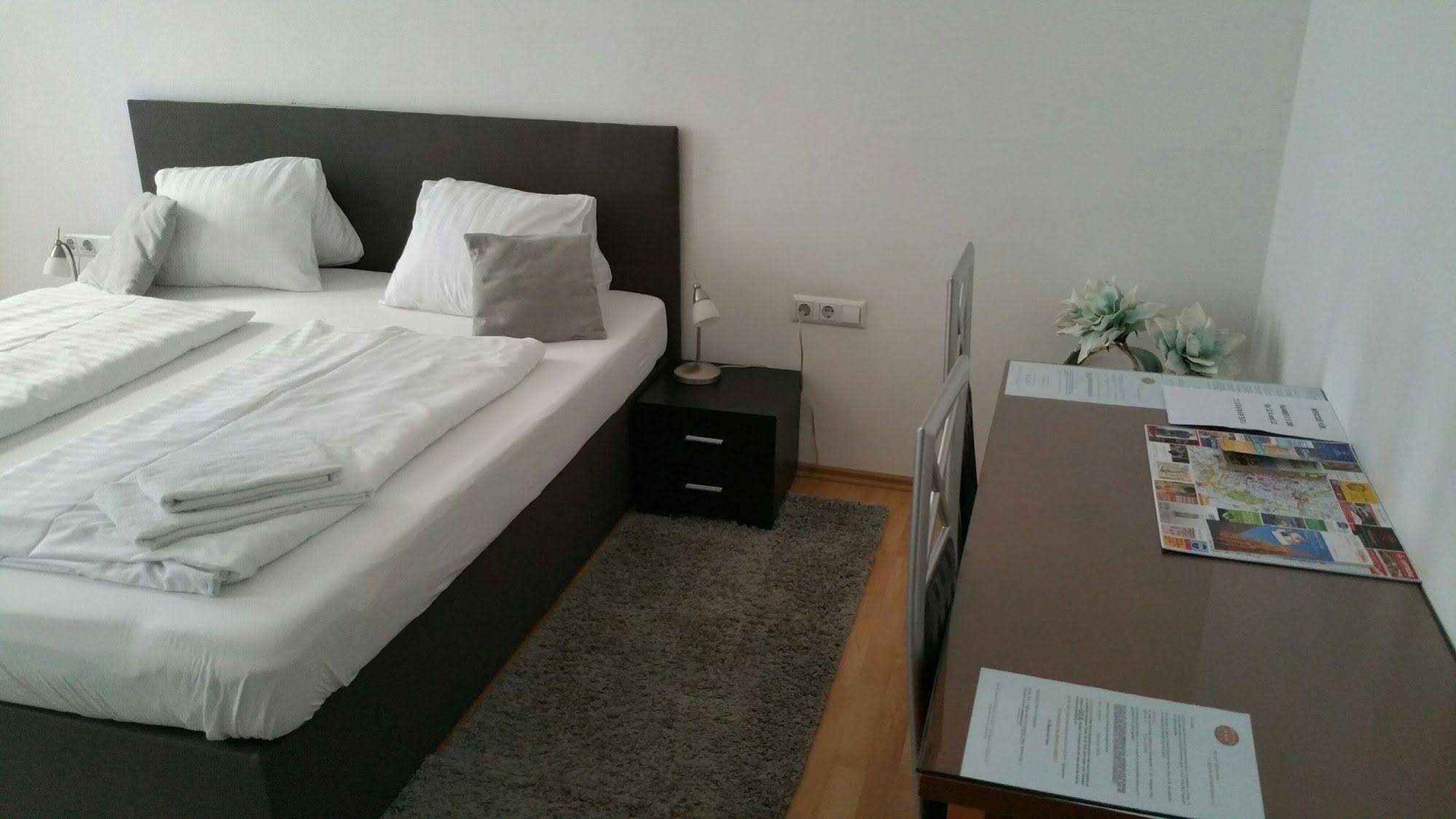 Marien-Hof Appartment Hotel
