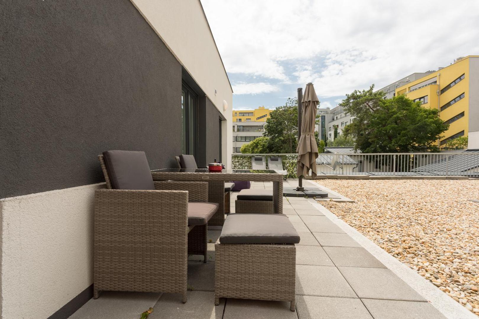 Mar Suite Apartments-Simmering
