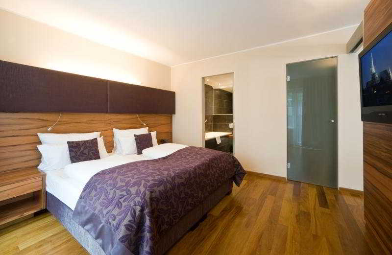Pakat Suites