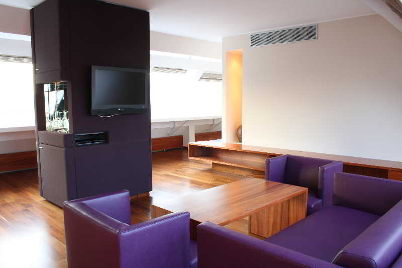 Pakat Suites