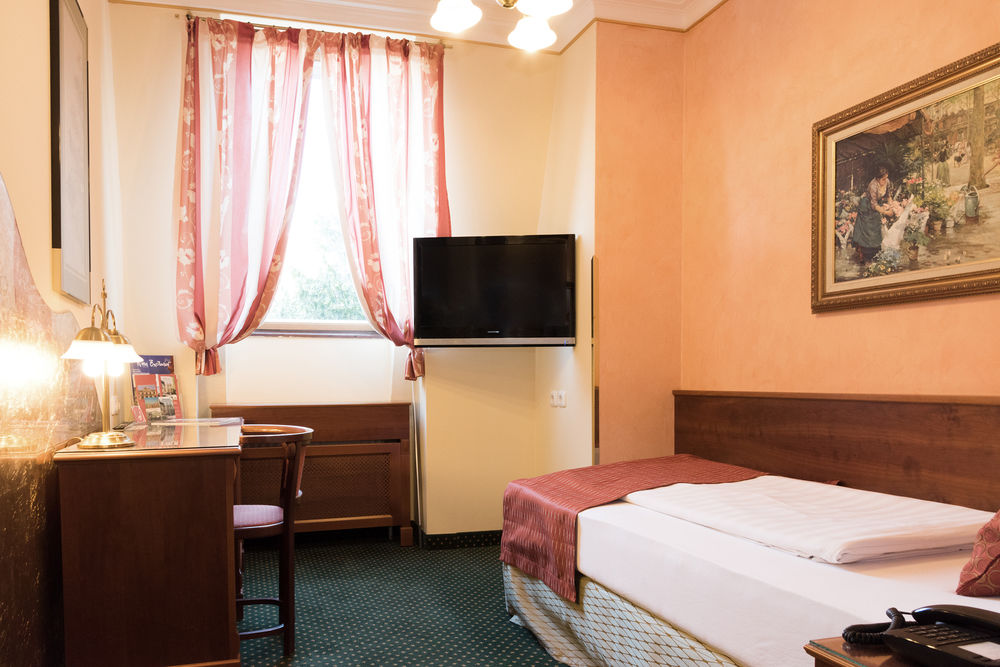 hideauts hotels Villa R