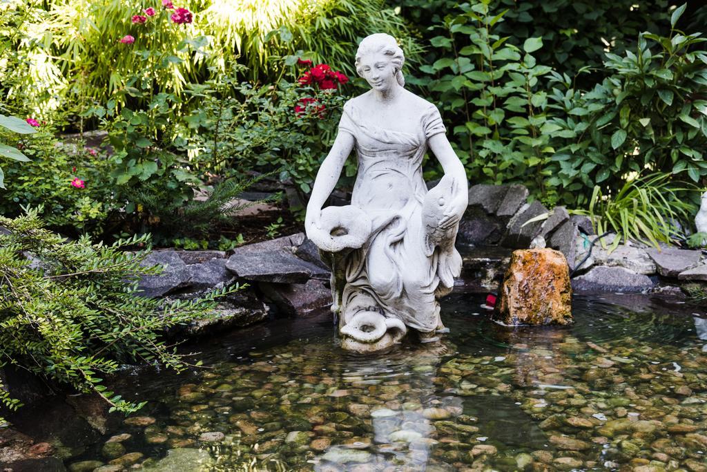 hideauts hotels Villa R
