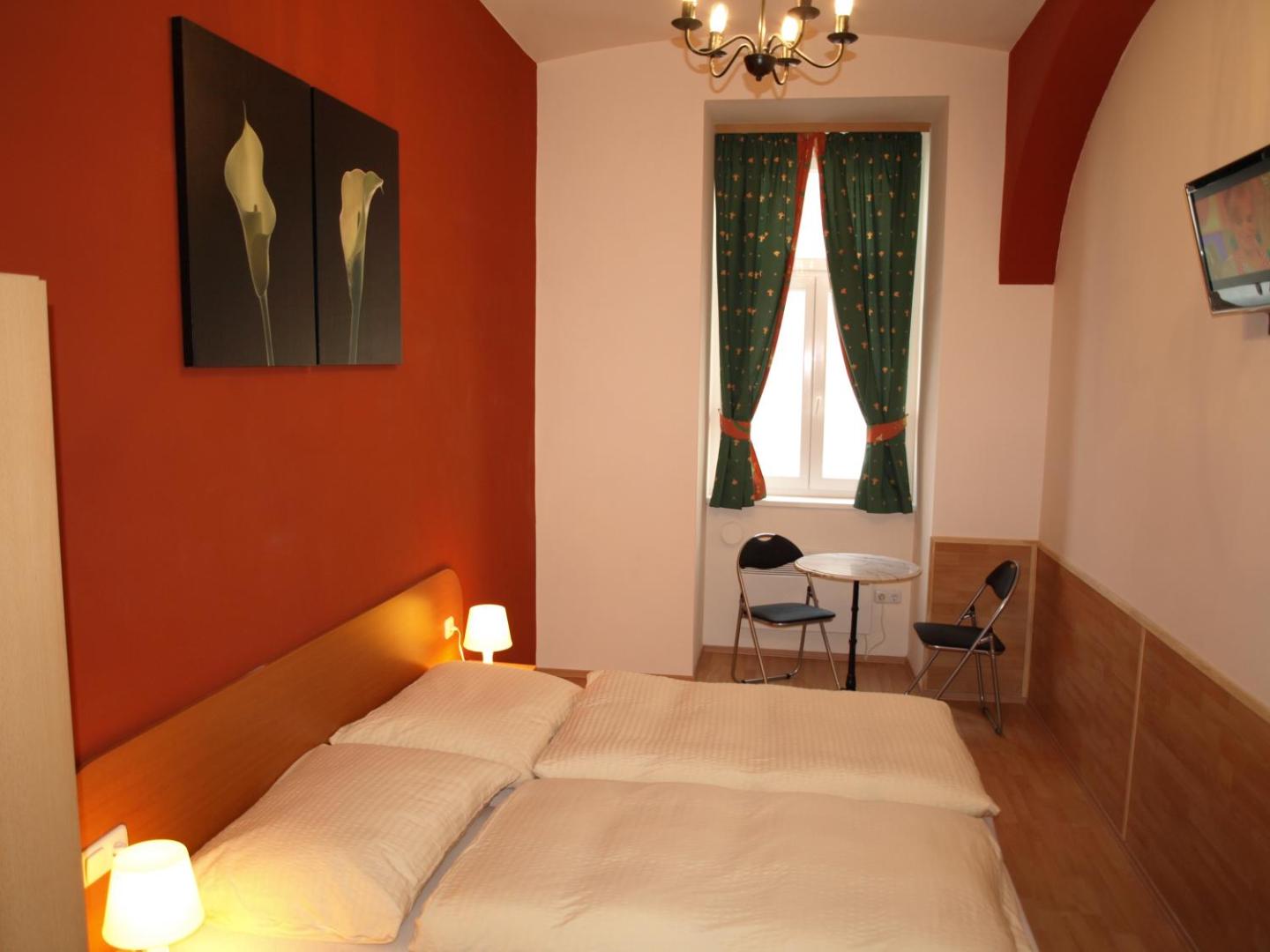 Pension Tal Studios