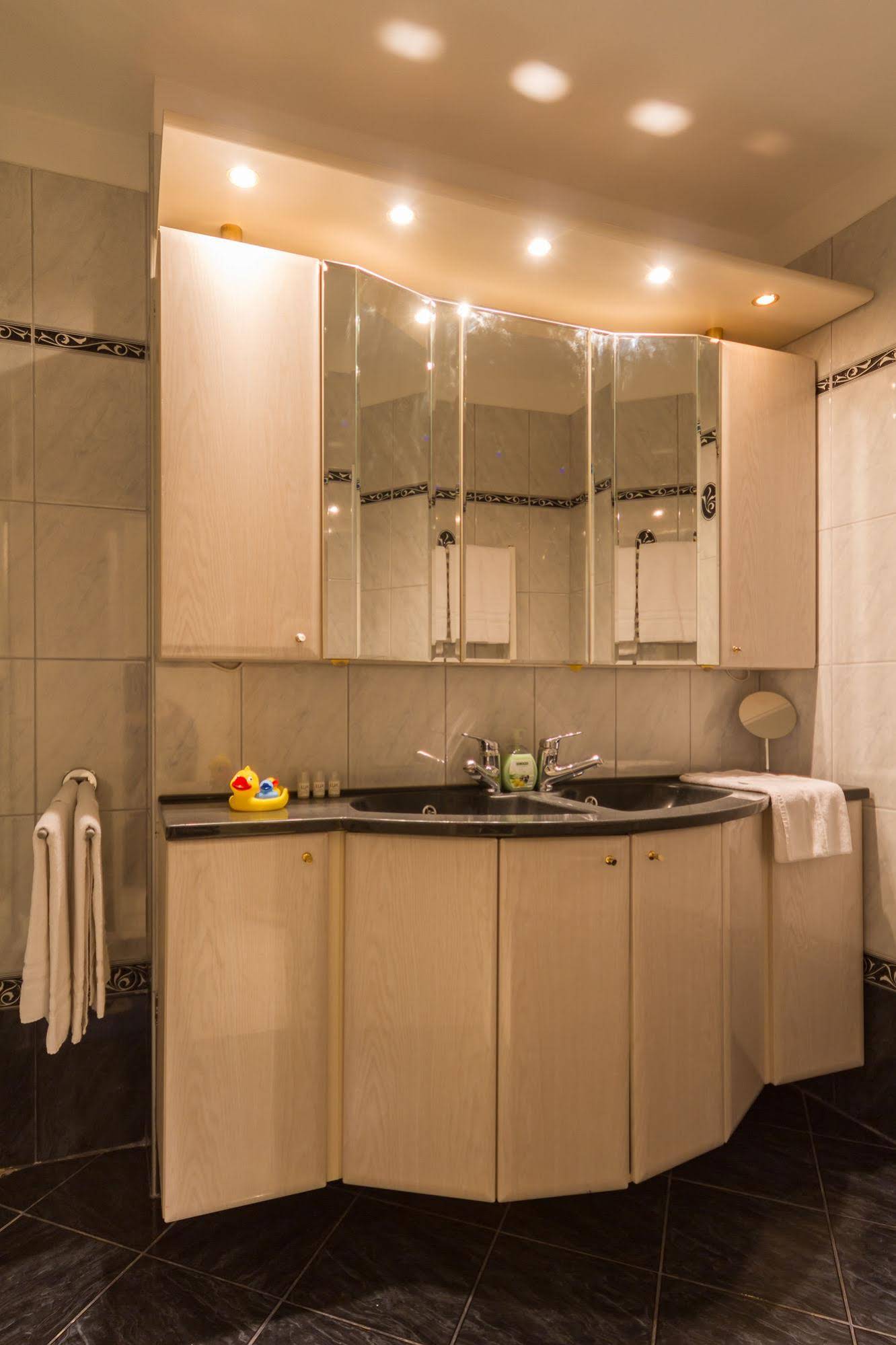 PuzzleHotel - Apartments Zentrum II