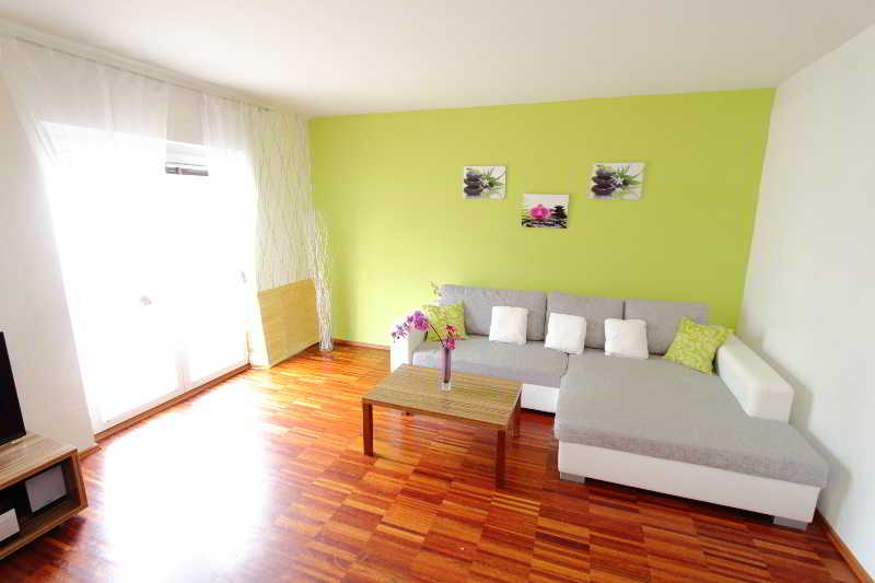 Royal Living Apartments
