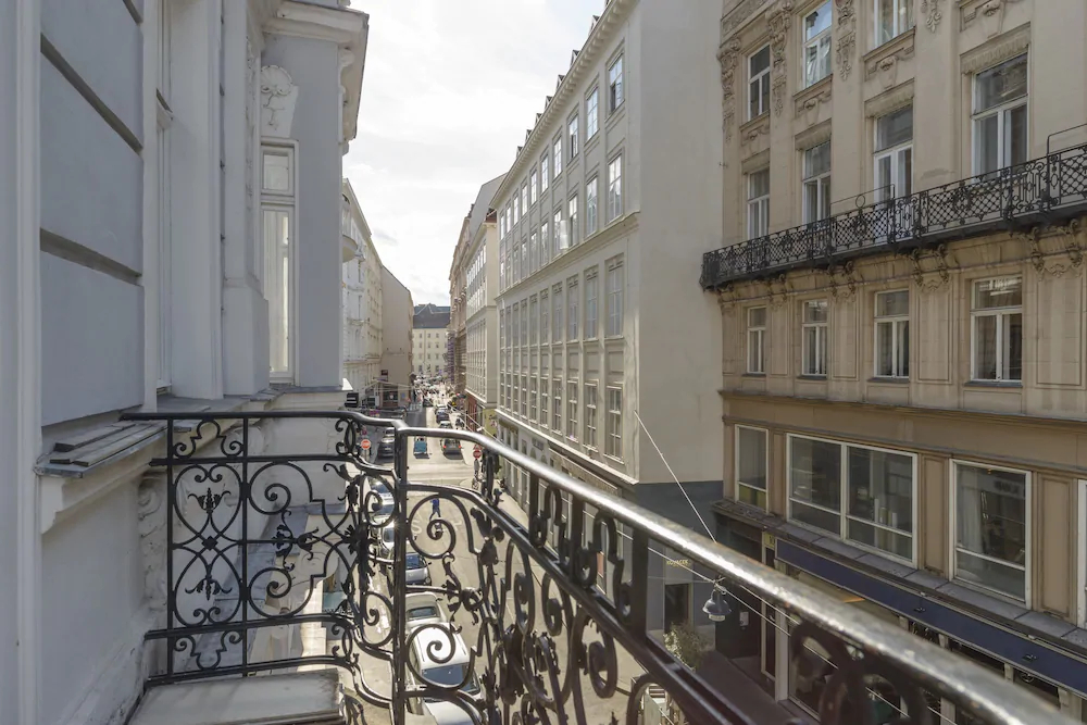 Senator Suite Stephansplatz by Welcome2vienna