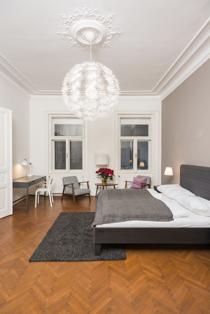 Senator Suite Stephansplatz by Welcome2vienna