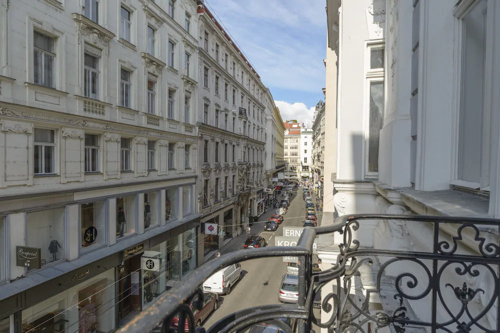 Senator Suite Stephansplatz by Welcome2vienna