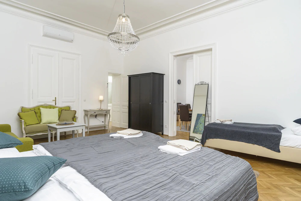 Senator Suite Stephansplatz by Welcome2vienna