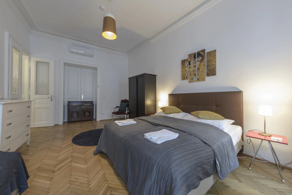 Senator Suite Stephansplatz by Welcome2vienna