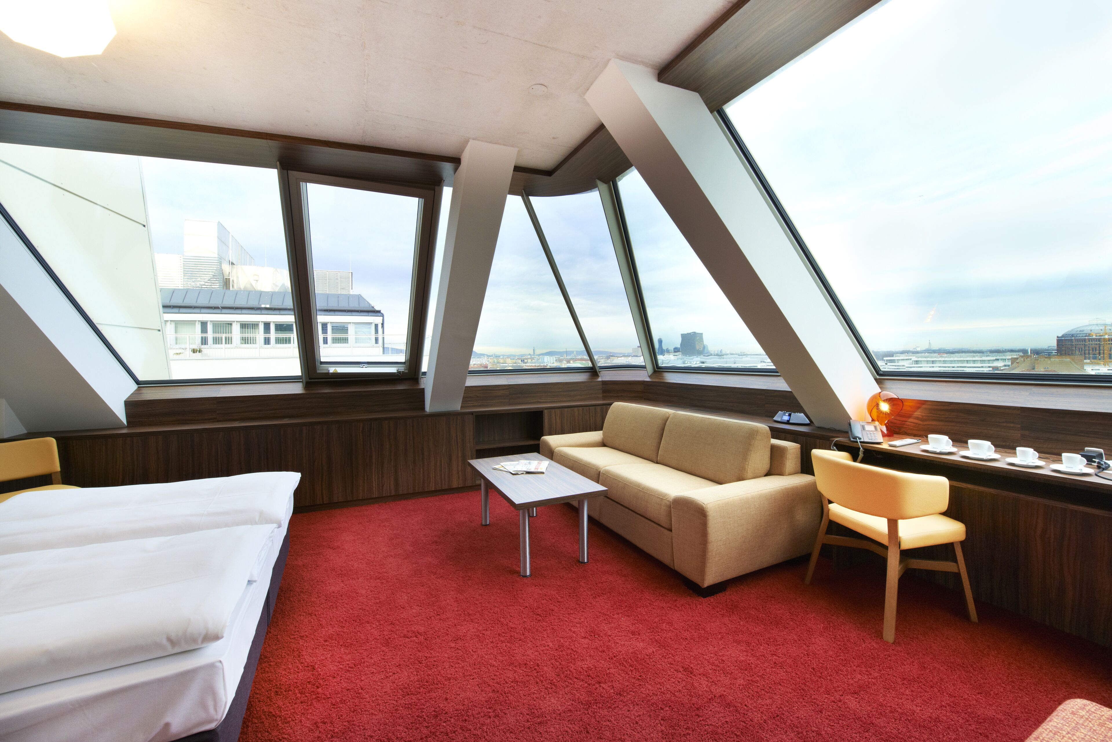 SIMM's Hotel