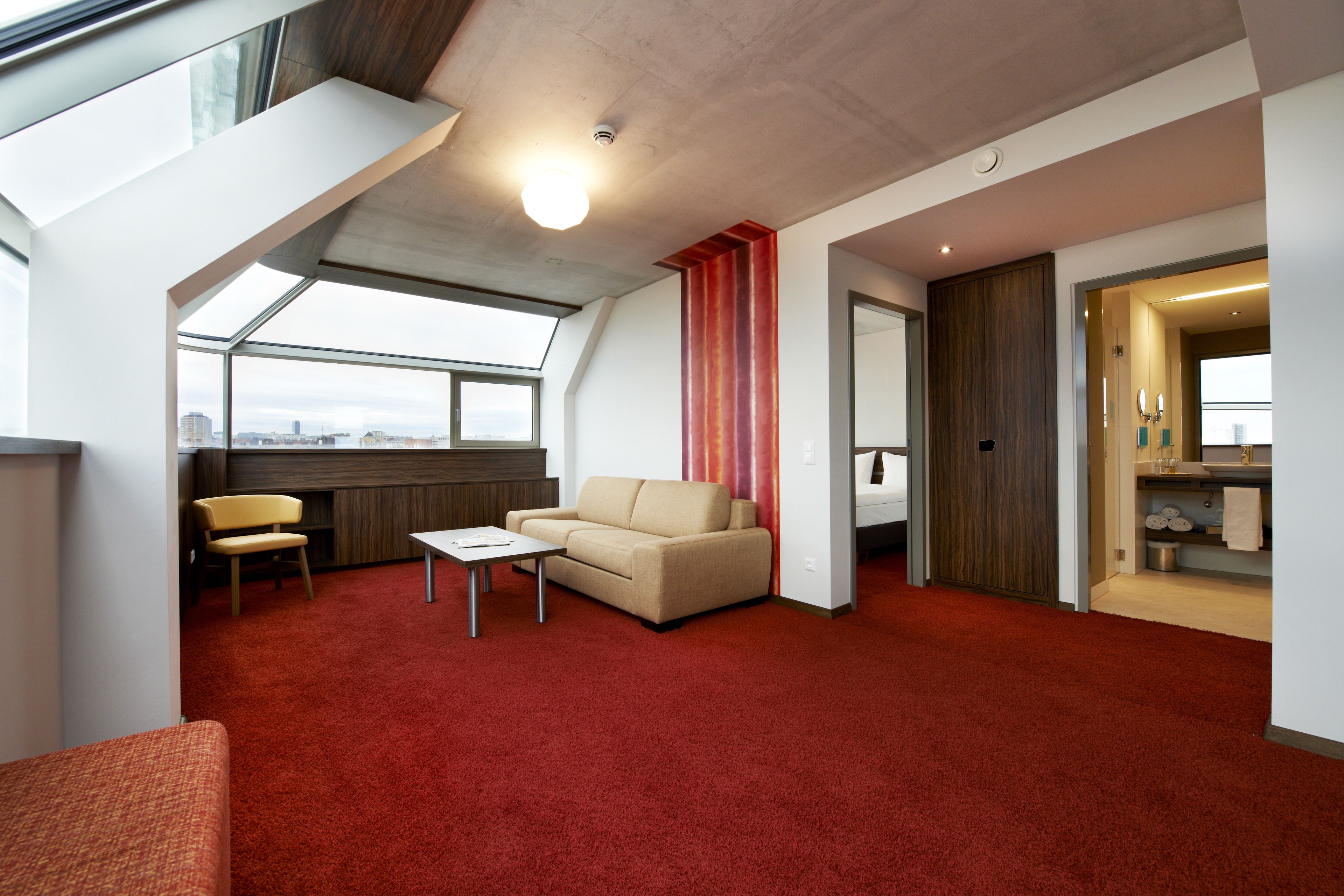 SIMM's Hotel
