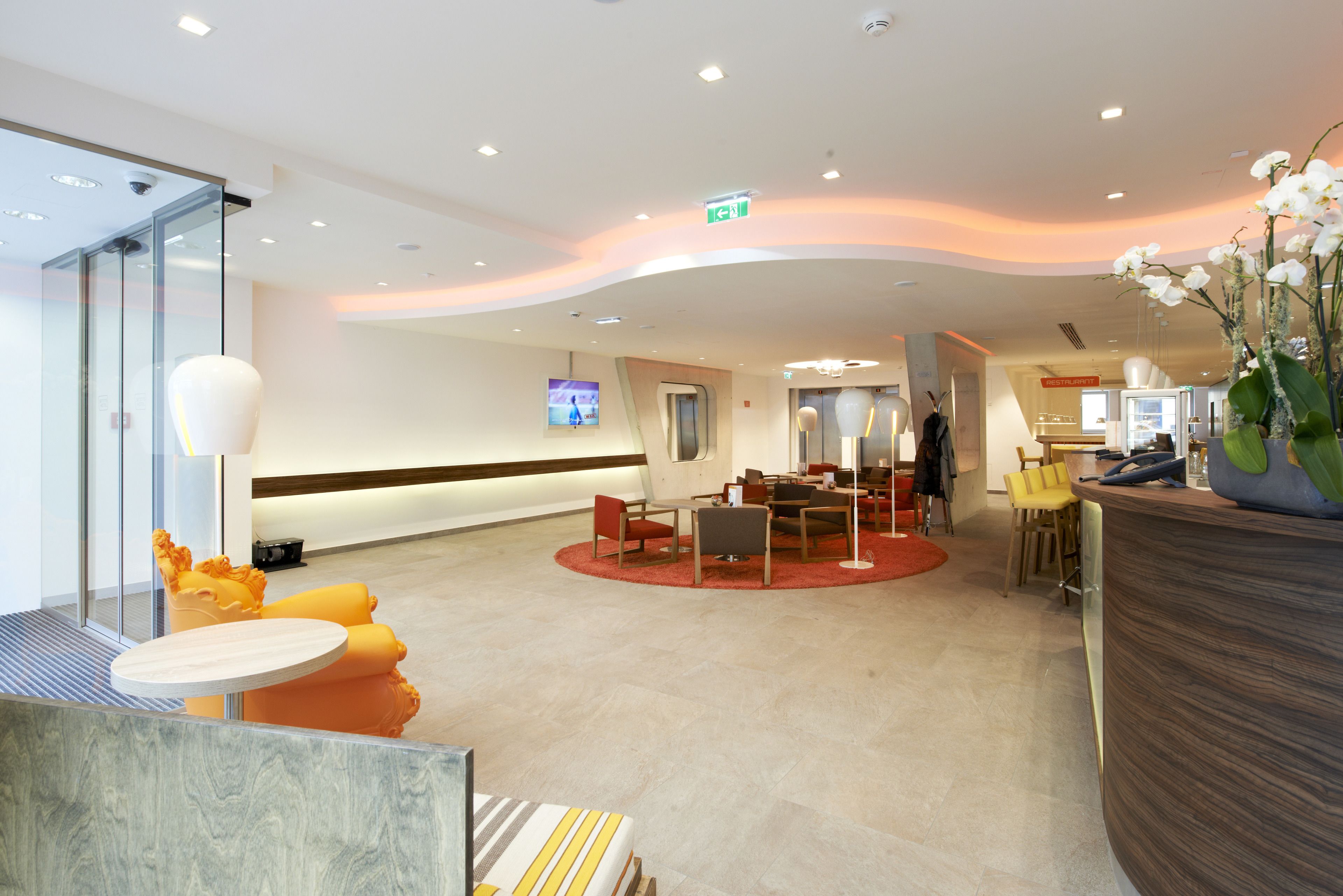 SIMM's Hotel