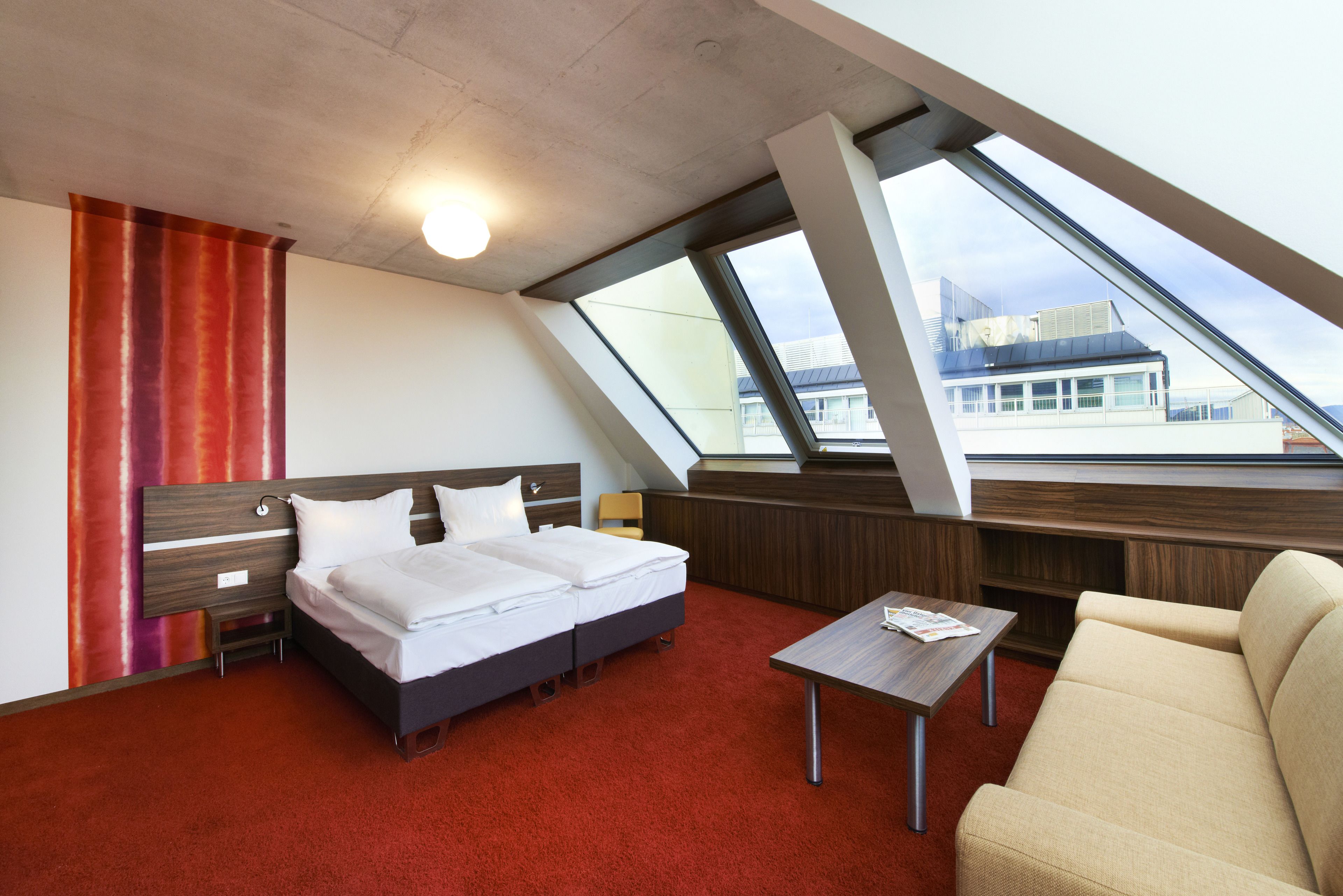 SIMM's Hotel